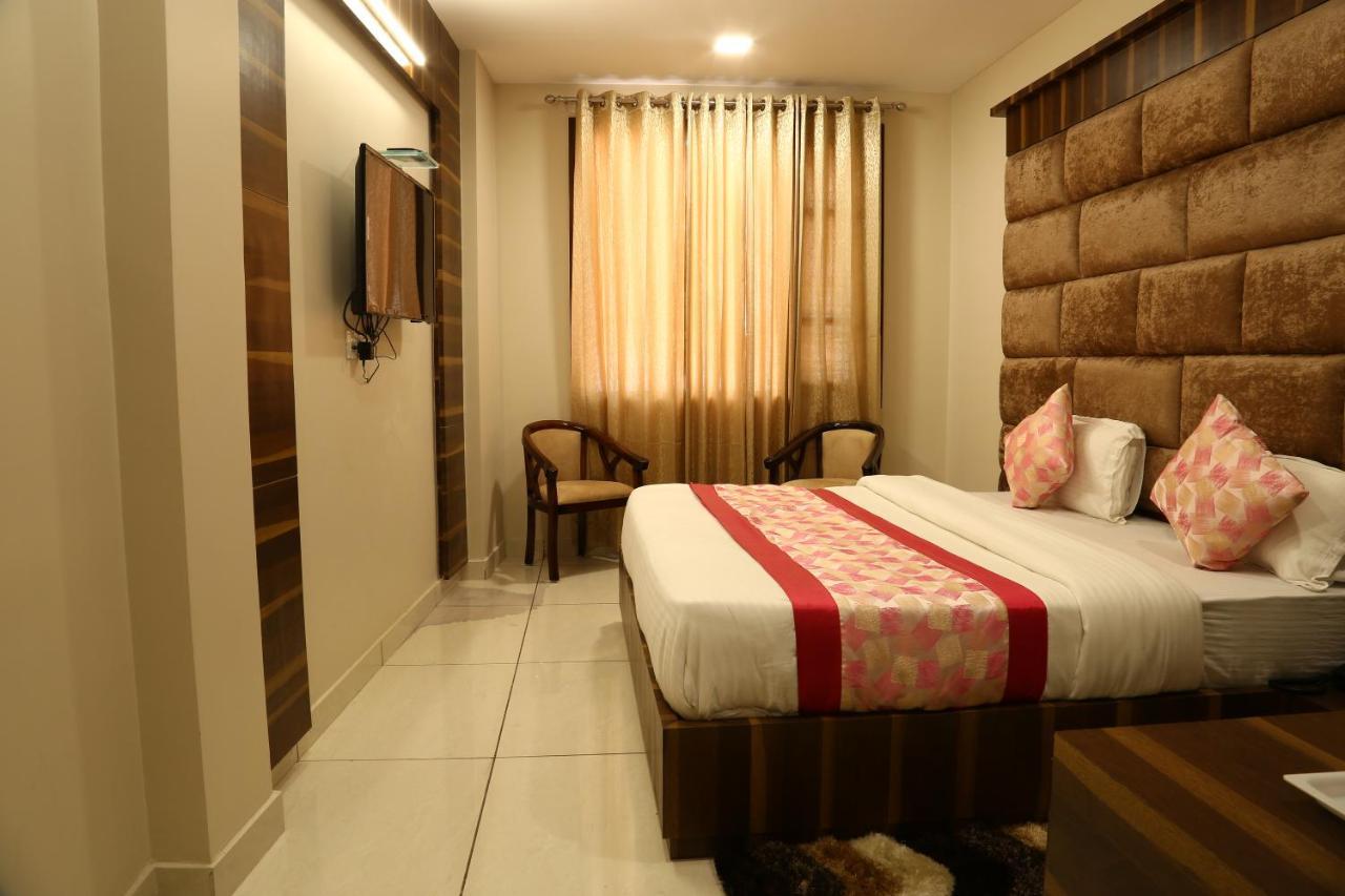 Hotel Kush Ganga - 50 Meter From Har Ki Pauri, Haridwār Buitenkant foto